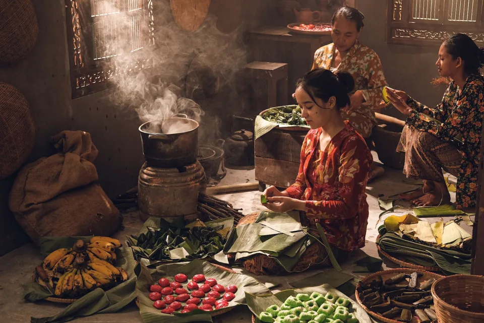 Bàn nướng đông khách tại Mơ